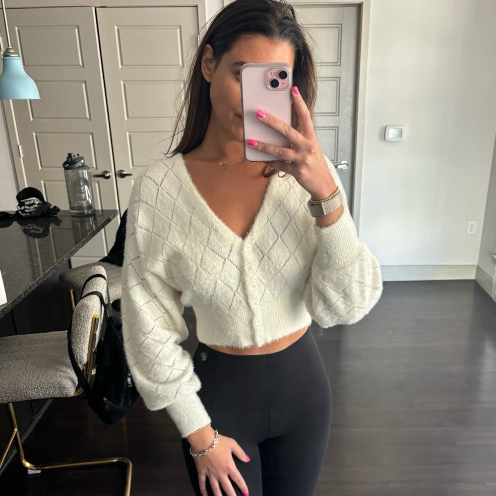 Fuzzy Cropped Cardigan